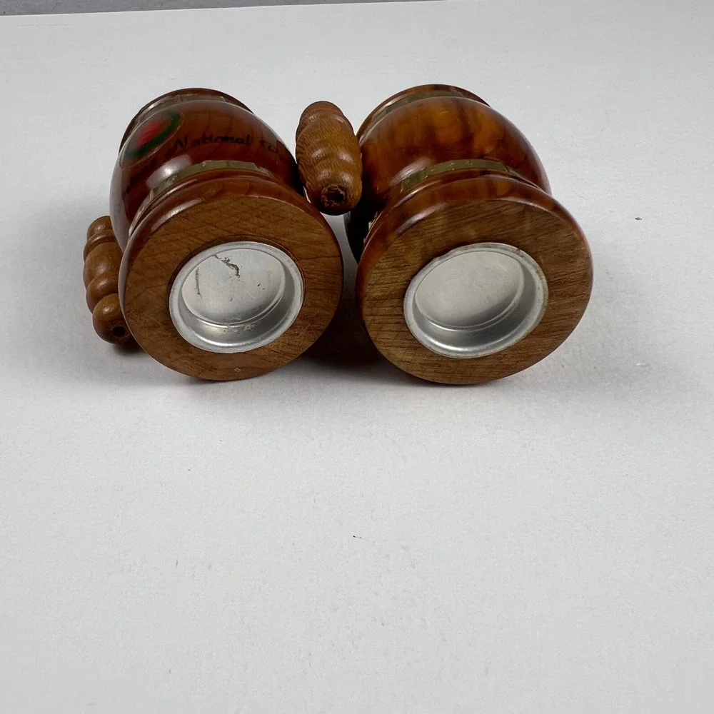 Vintage Yellowstone National Park Salt Pepper Shaker Set Wood Mug Souvenir Brown